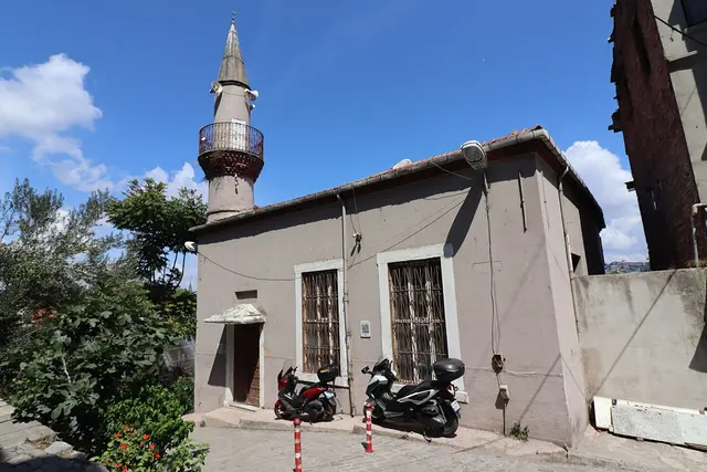 Saatci Yokusu Softa Hatip Camiİ