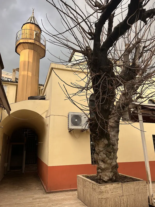 Efdalzade Camii