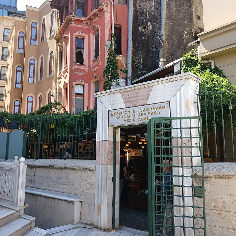 Vezir Camii