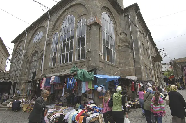 Çarşı Camii