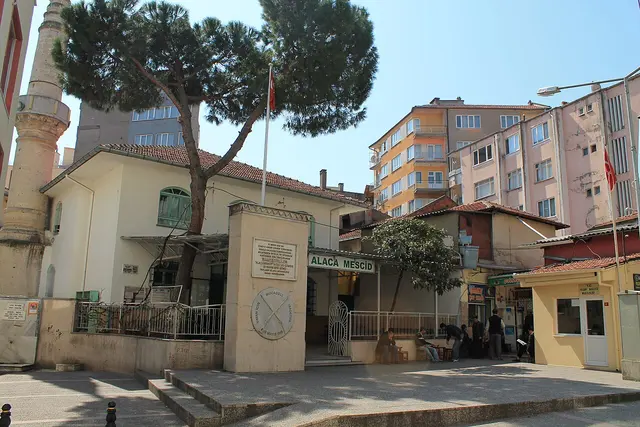 Alaca Mescit Camii