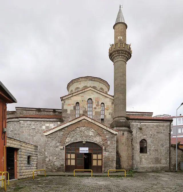Yeni Cuma Cami