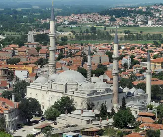 Mosquée Üç Şerefeli