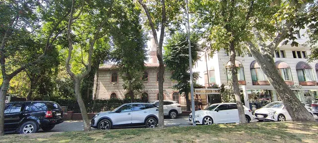 Molla Şeref Camii