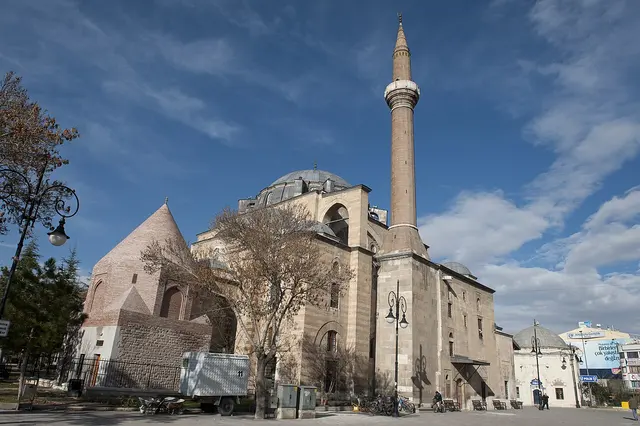 Şerafeddin Camii