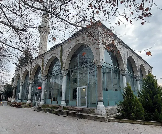 Lari Camii