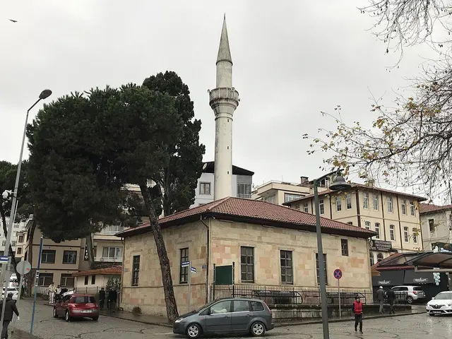 Saray Camii