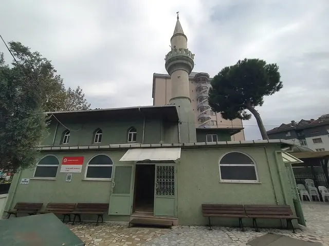 İçerenköy Merkez Camii